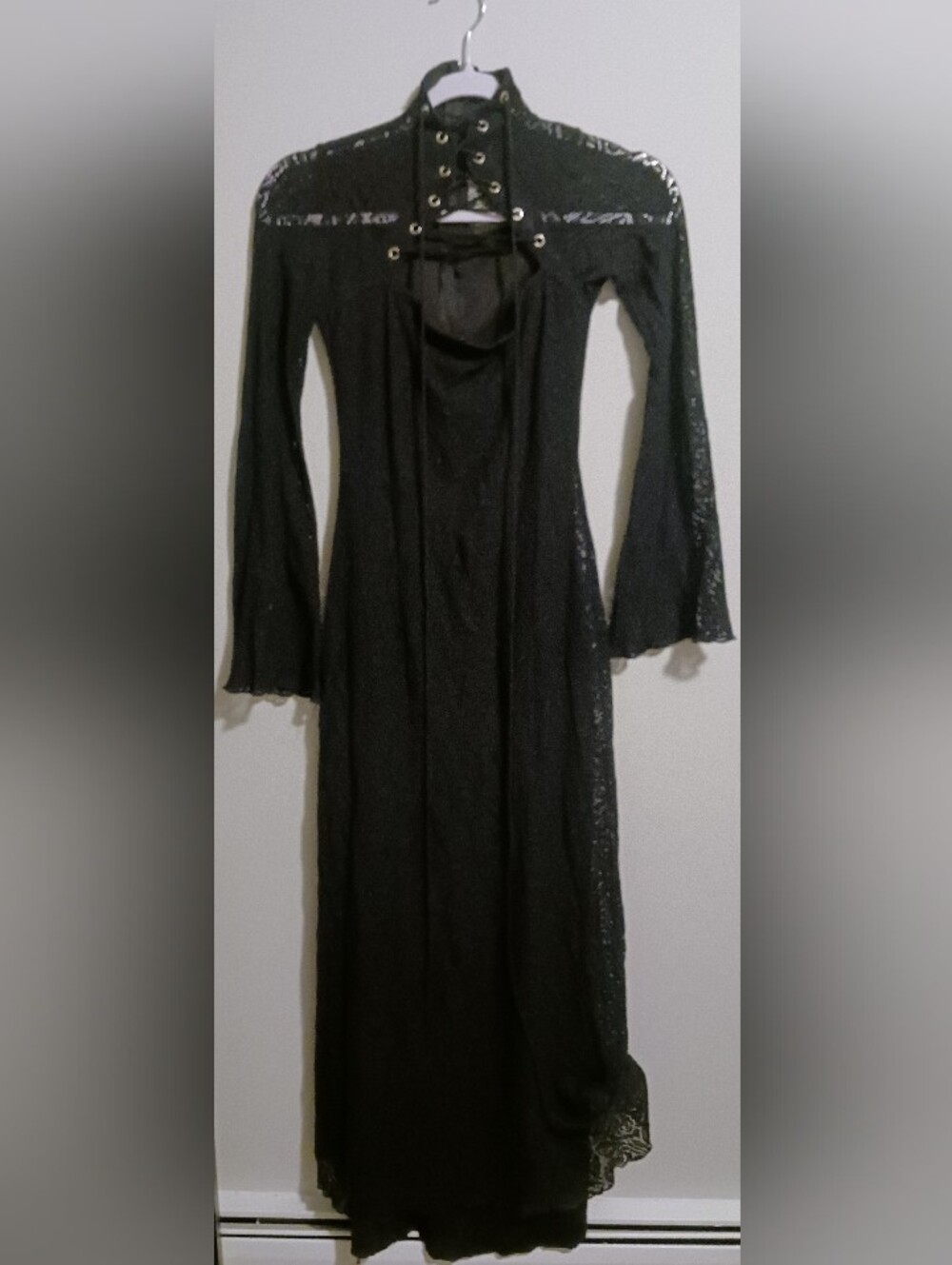Vintage Lip Service Black Lace Grommet Maxi Dress 59-91-HT Small
